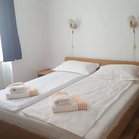 Pensiunea Podul Minciunilor 2*